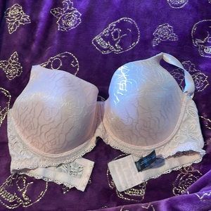 I have to many bras it’s light pink with a light pink flower detail